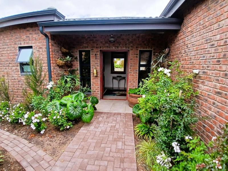 3 Bedroom Property for Sale in Stilbaai Wes Western Cape